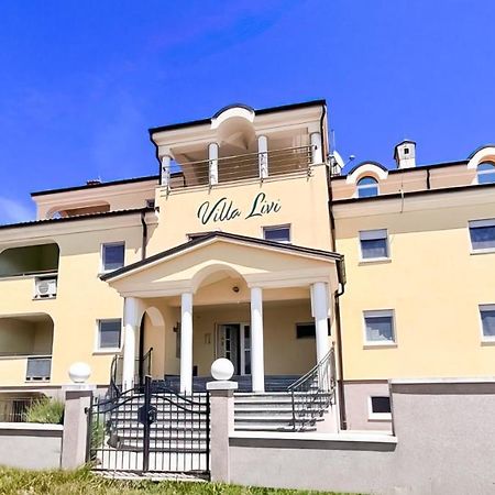 Villa Livi - Luxury Sea View Appartments Medulin Buitenkant foto
